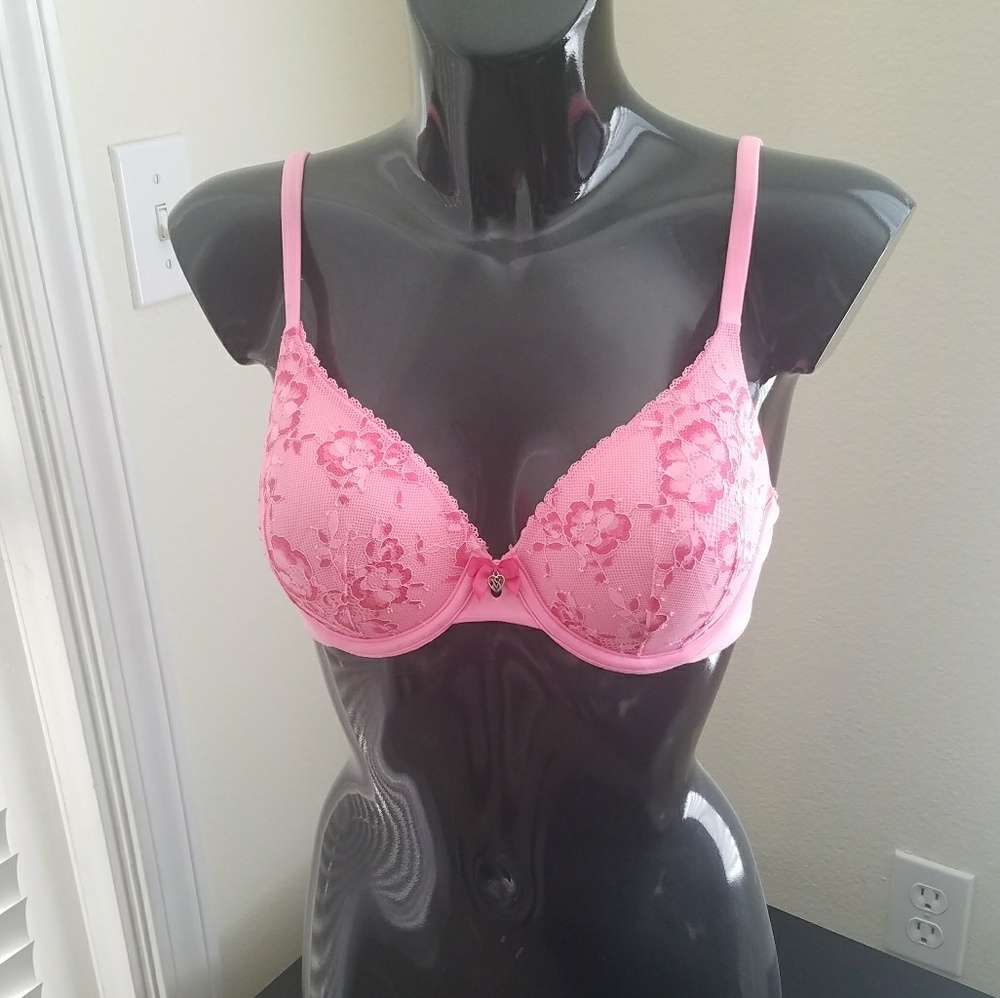 Victoria Secret body by Victoria 34C